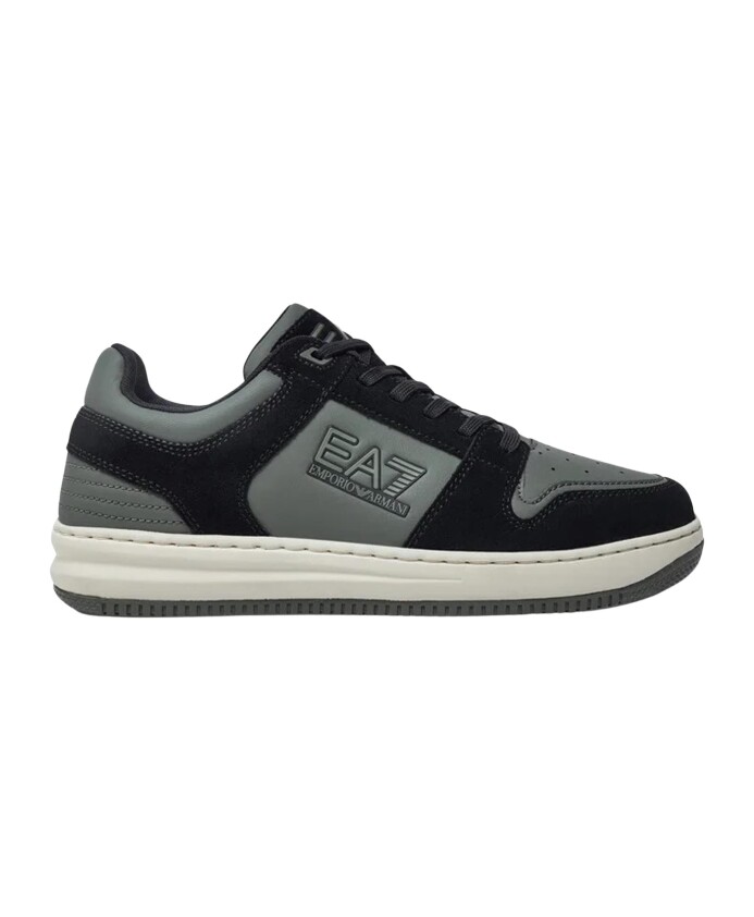 black-leather-sneakers-with-side-logo