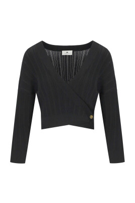 haut-noir-en-tricot-avec-col-en-v-et-perforations