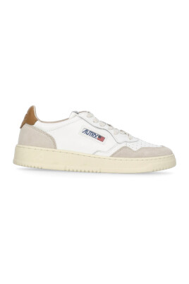 sneakers-en-cuir-blanc-avec-logo-brode