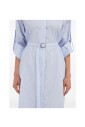 robe-en-coton-a-rayures-bleues-avec-col-montant