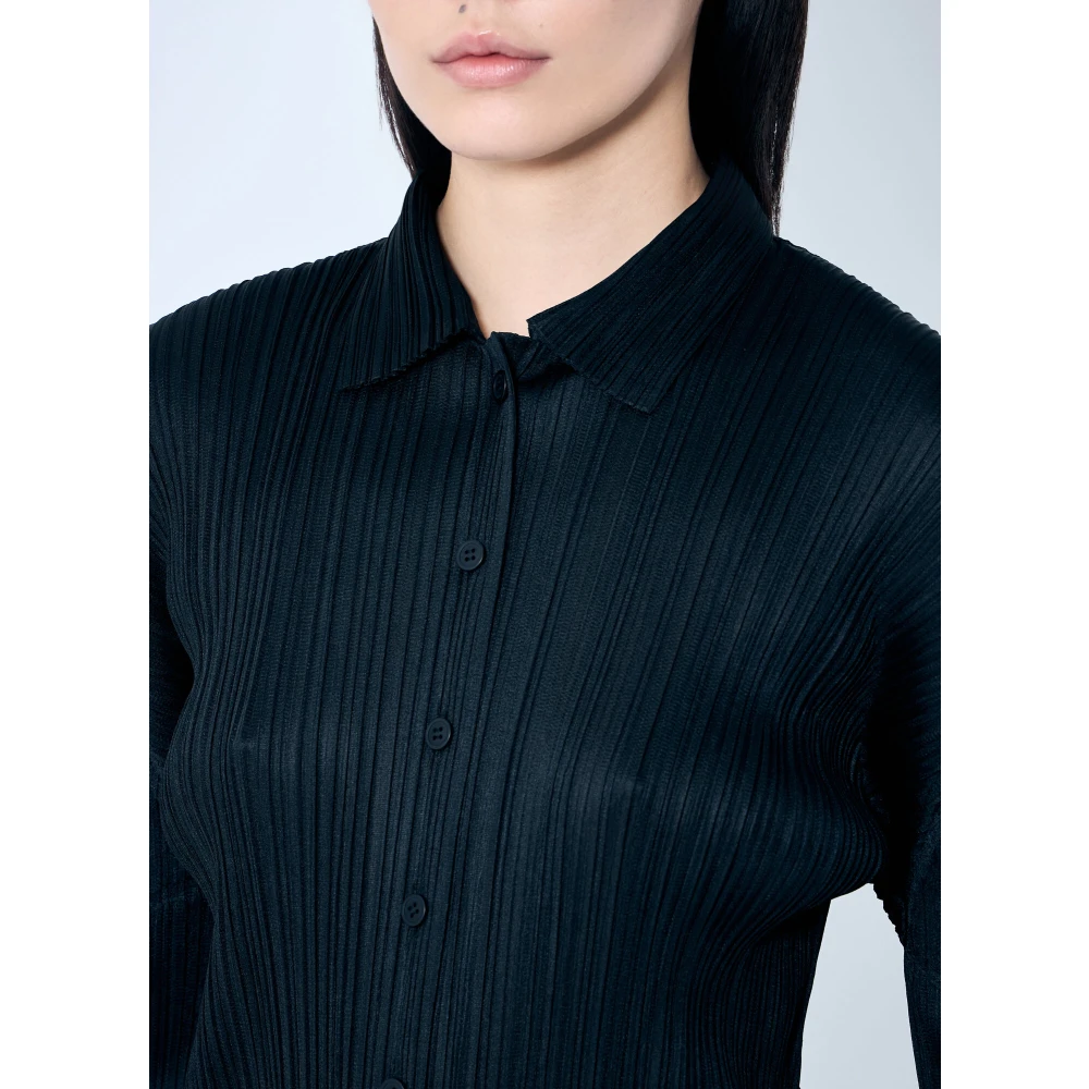 Issey Miyake Geplooide Overhemd Klassieke Kraag Lange Mouwen Black Dames