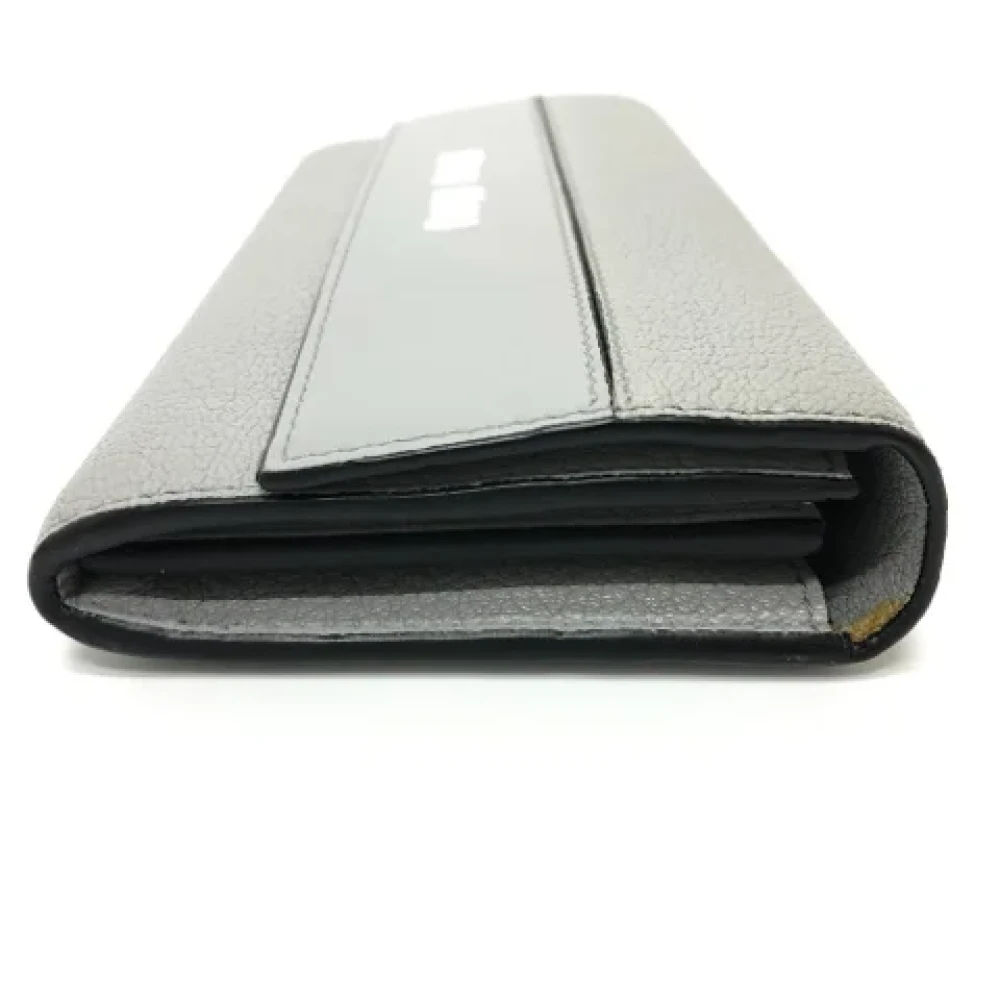 Miu Pre-owned Leather wallets Gray Dames