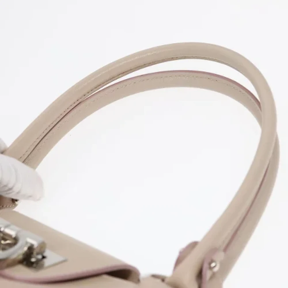 Salvatore Ferragamo Pre-owned Leather handbags Beige Dames
