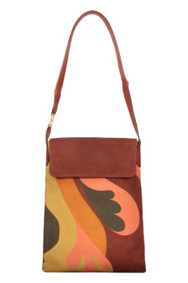 leather-shoulder-bag-with-flap-closure