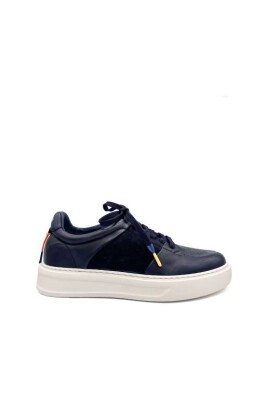 sneaker-essentiel-avec-details-colores