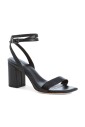 elegantes-sandales-a-bout-ouvert
