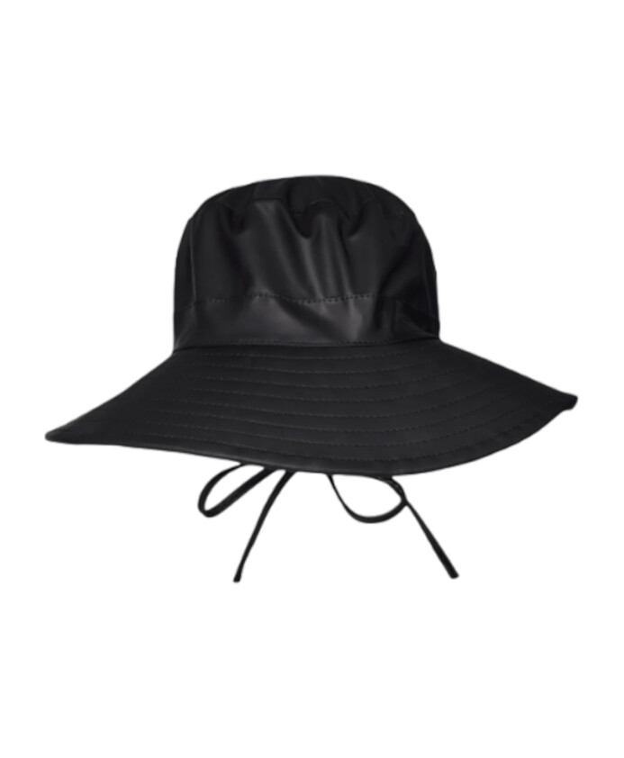 chapeau-noir-impermeable