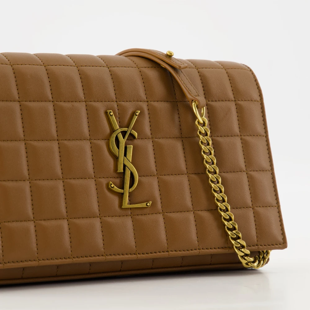 Saint Laurent Gewatteerde Cassandre Clutch Bruin Leer Brown Dames