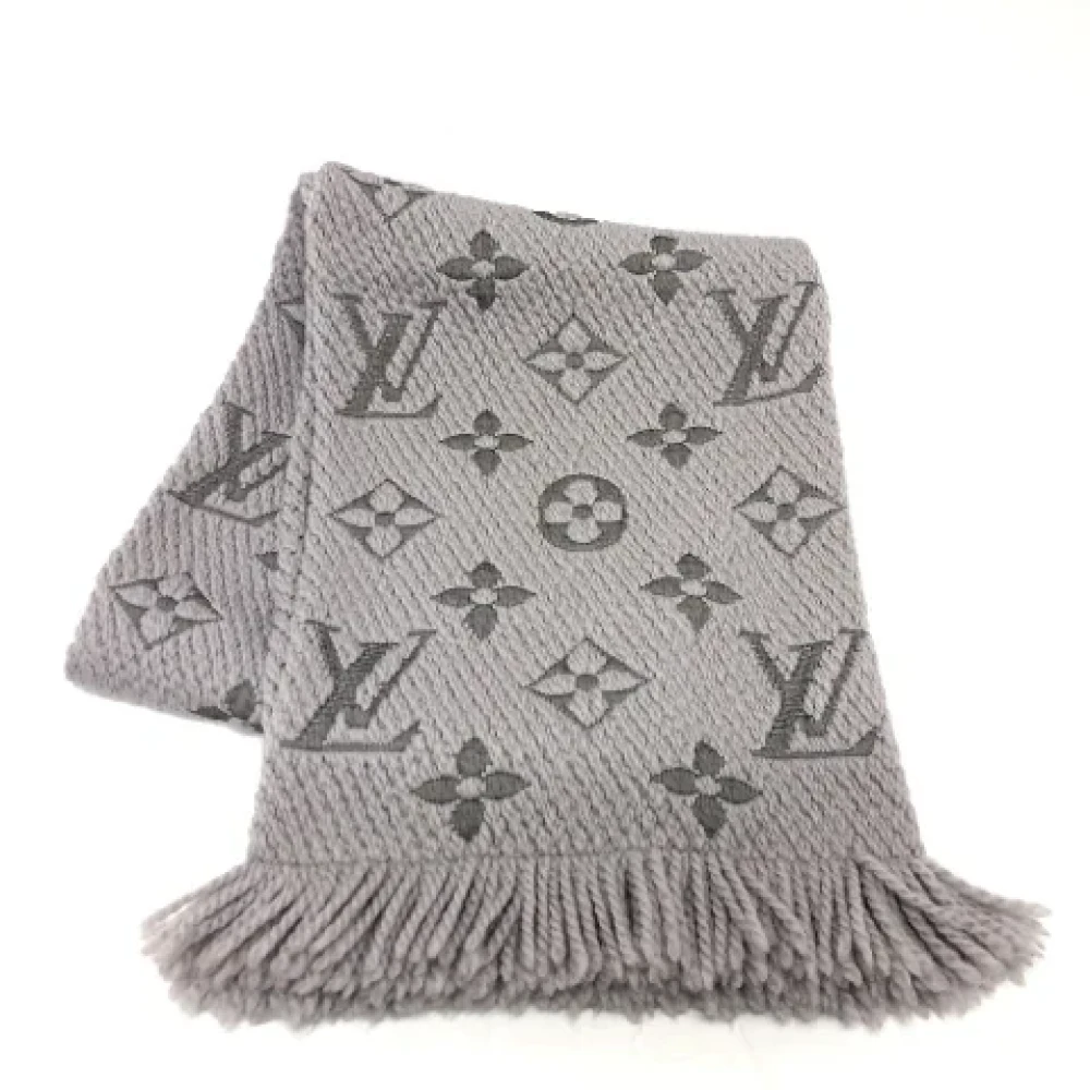 Louis Vuitton Vintage Pre-owned Silk scarves Gray Dames