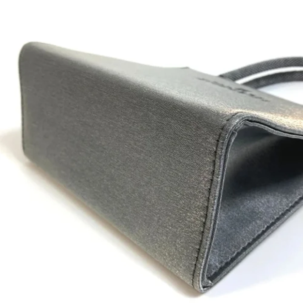 Givenchy Pre-owned Fabric handbags Gray Dames