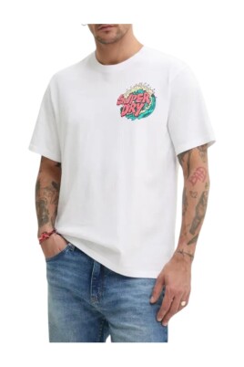 outdoor-t-shirt-med-grafisk-print