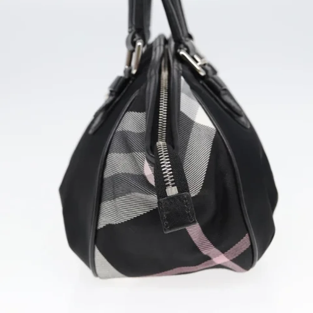 Burberry Vintage Pre-owned Nylon handbags Gray Dames