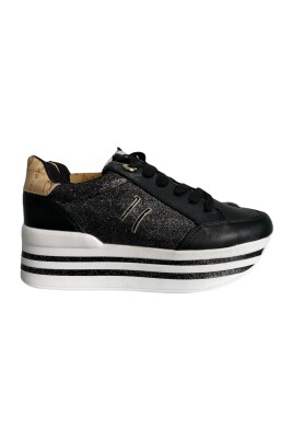 black-low-top-sneakers
