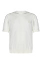 pull-blanc-leger-avec-monogramme-et-design-elegant
