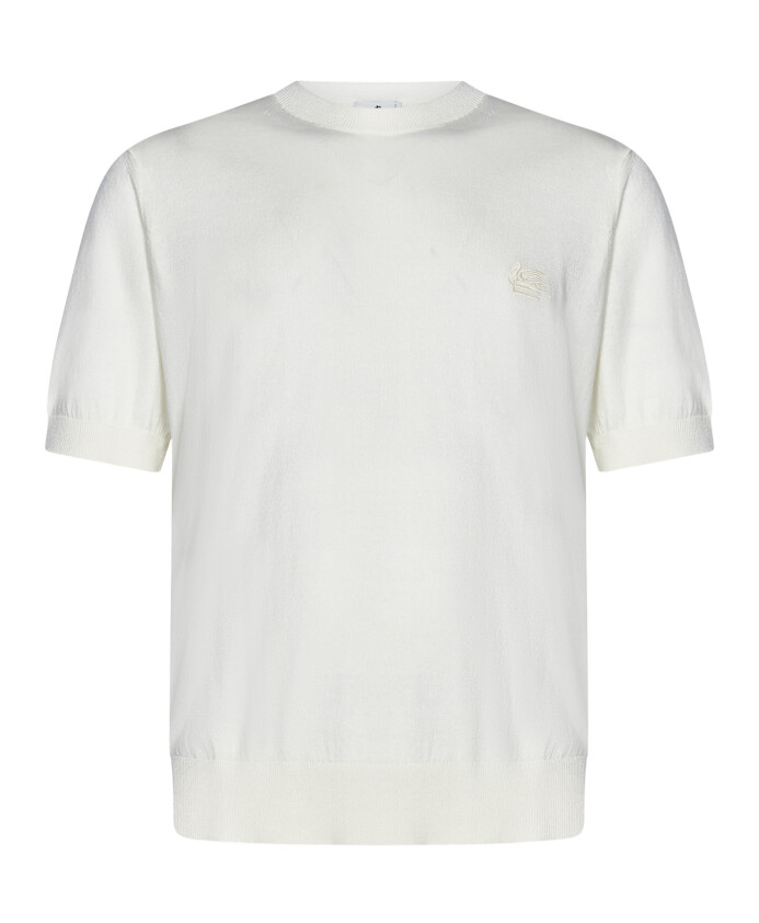 pull-blanc-leger-avec-monogramme-et-design-elegant