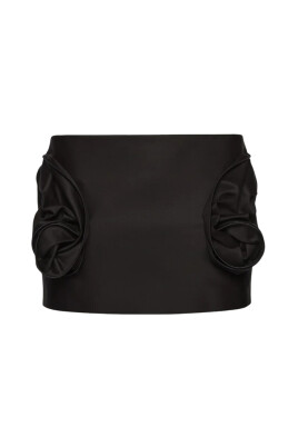 mini-jupe-noire-mode-contemporaine