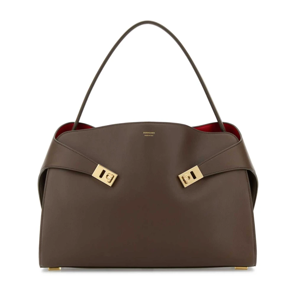 Salvatore Ferragamo Stijlvolle tassen voor elke gelegenheid Brown Dames