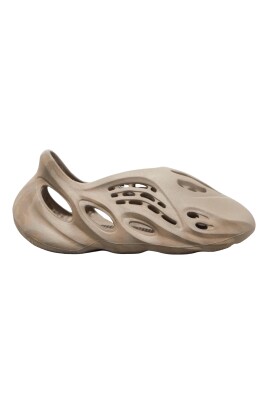 limited-edition-foam-rnnr-stone-sage