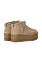 botte-plateforme-en-daim-beige-avec-uggplush