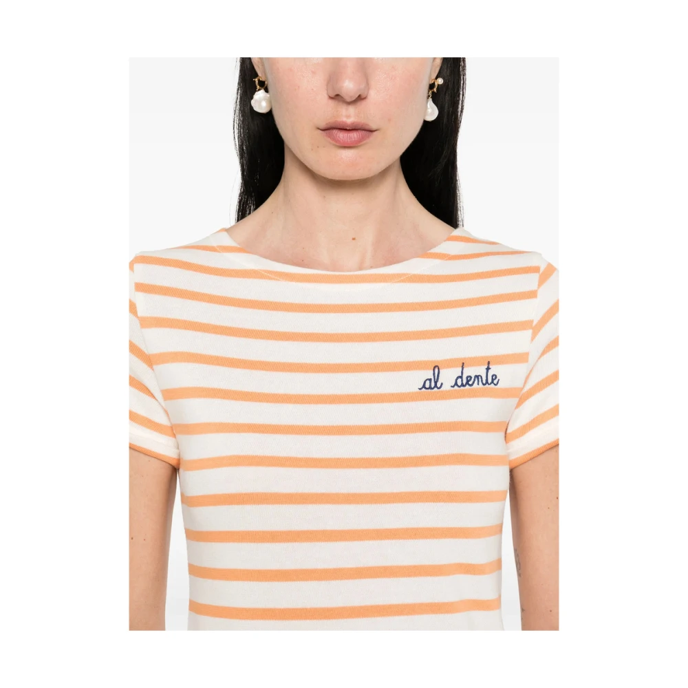 Maison Labiche Ecru Crew Neck T-shirt met Omgeslagen Manchetten Orange Dames