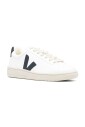 white-sneakers-with-smooth-grain-leather-application