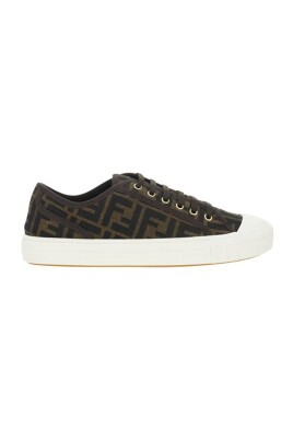 monochrome-urban-sneakers