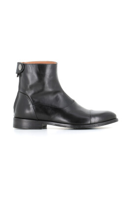 black-leather-boots-with-zipper-and-snap-closure