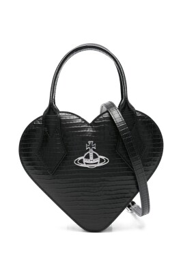 black-bags-for-a-stylish-look