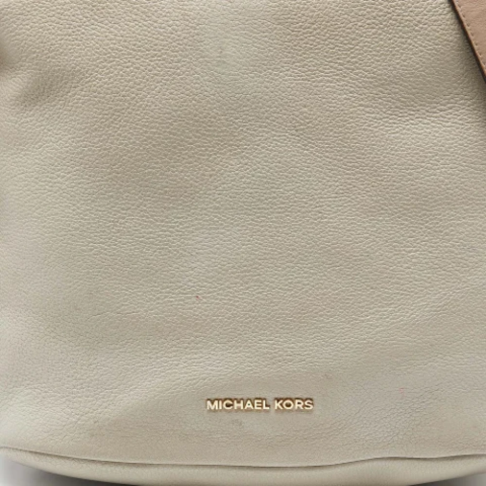 Michael Kors Pre-owned Leather handbags Beige Dames