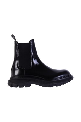black-leather-chelsea-boots-with-layered-sole