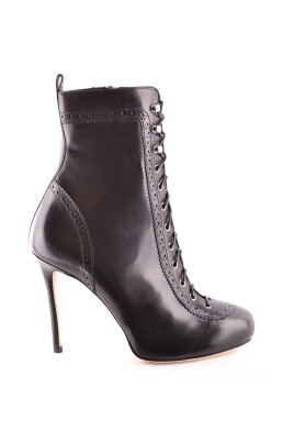 chaussures-elegantes-pour-hommes-et-femmes