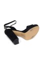 sandales-en-daim-noir-gesture