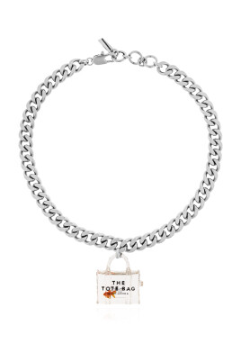 collier-avec-pendentif