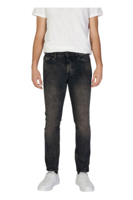 worn-out-effect-plain-jeans