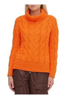 round-neck-turtleneck