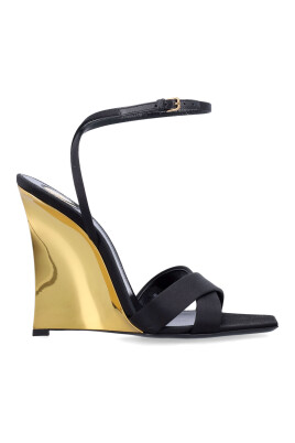 black-closed-toe-wedge-sandals