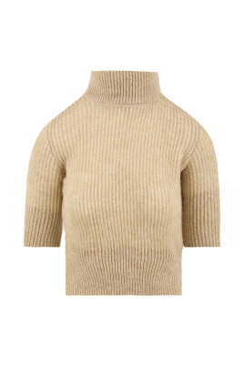 cream-sweaters-for-a-stylish-look