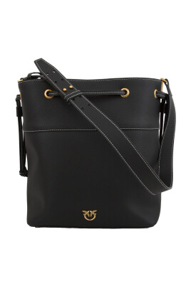 black-bag-for-stylish-outfits