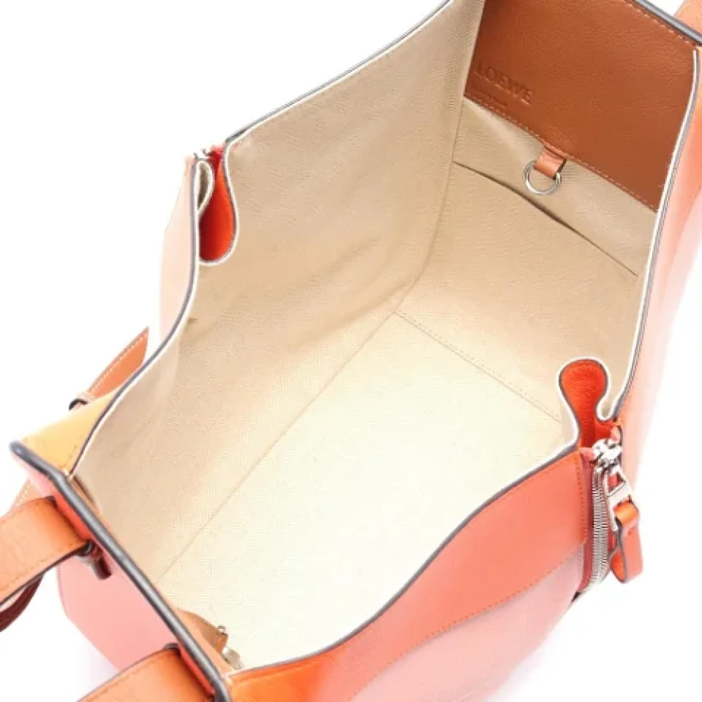 Loewe Pre-owned Leather handbags Orange Dames