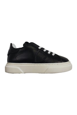 sneakers-noires-pour-enfants-avec-logo-argente