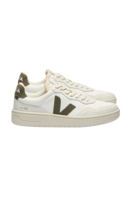 white-sneakers-lightweight-breathable-design