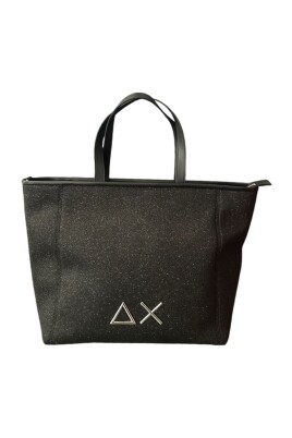 black-shoppers-z3526711