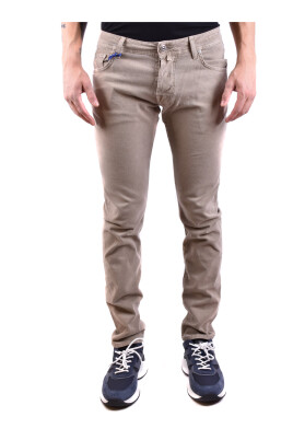jeans-denim-classiques-pour-un-usage-quotidien