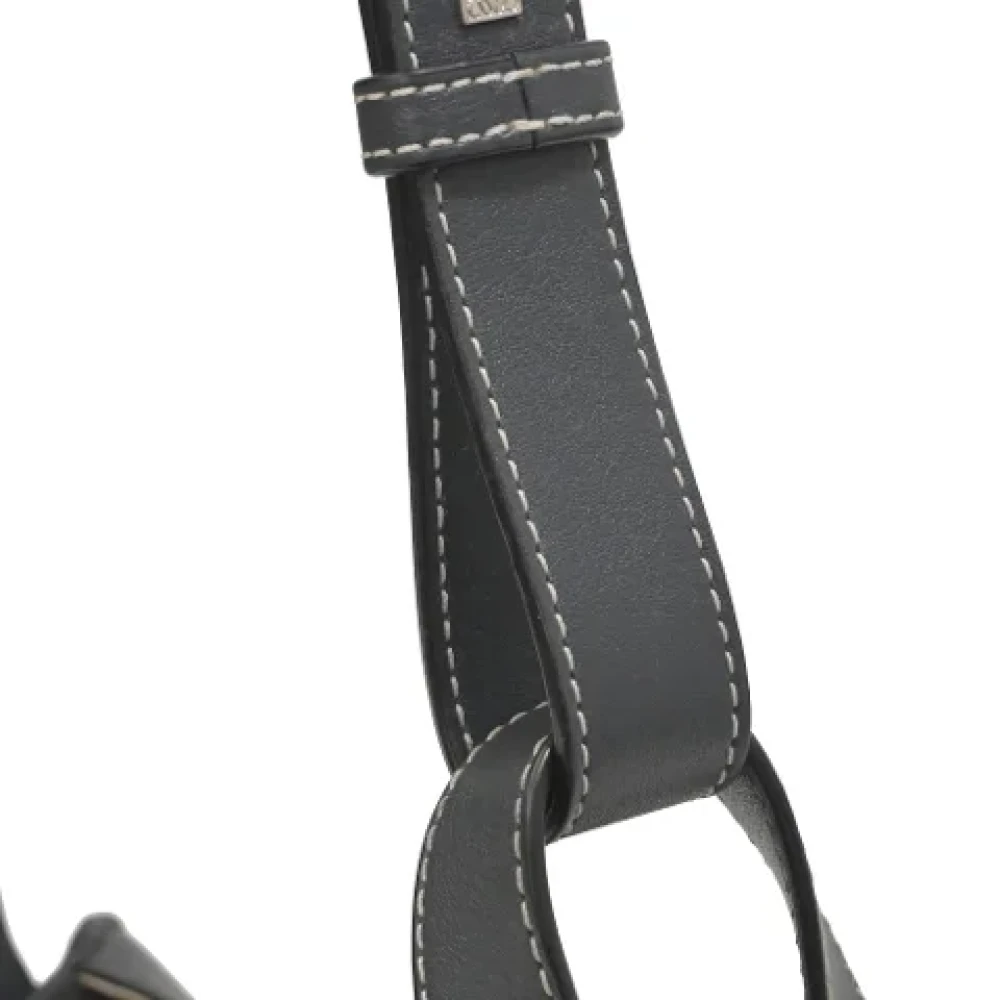 Loewe Pre-owned Leather shoulder-bags Gray Dames