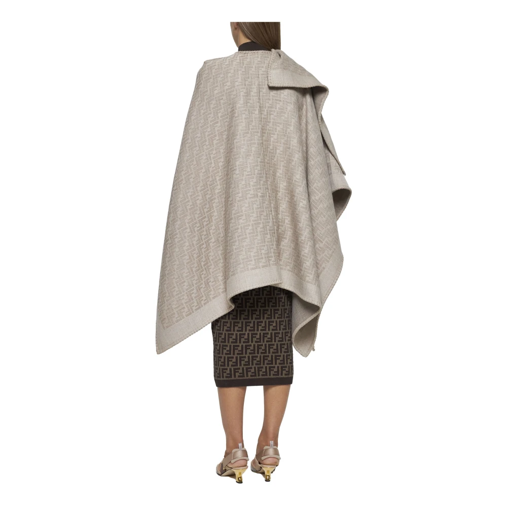 Fendi Beige Jacquard Wol Asymmetrische Poncho Beige Dames