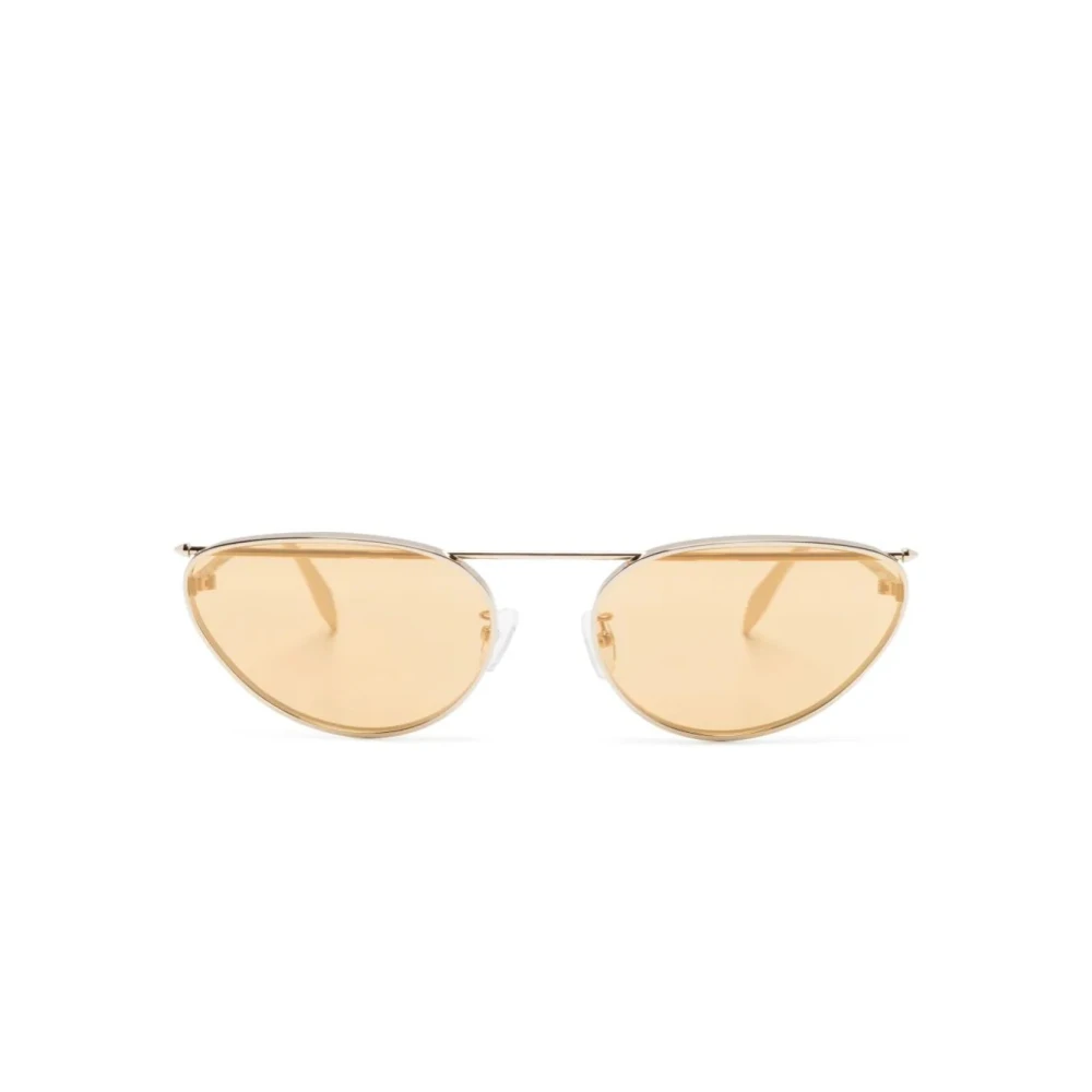 Alexander McQueen Guldiga Cat-Eye Solglasögon med Gula Flash Linser Beige, Dam