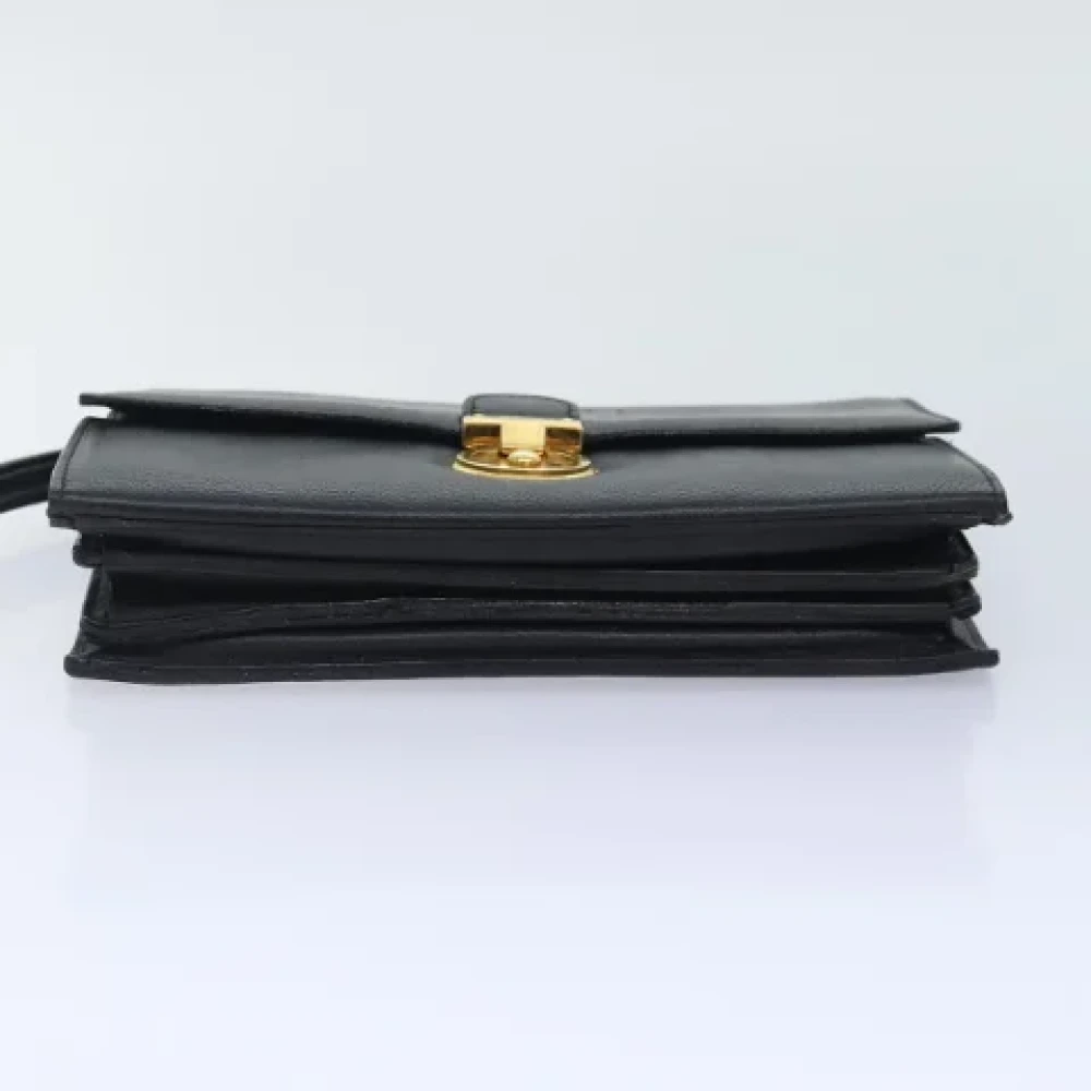 Salvatore Ferragamo Pre-owned Leather clutches Black Dames