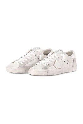 sneaker-en-cuir-urbain-avec-details-en-velours