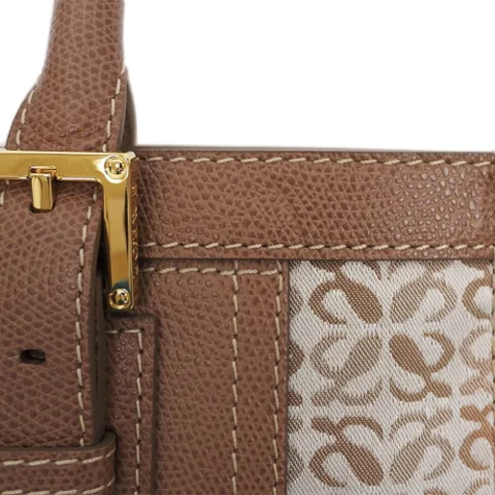 Loewe Pre-owned Canvas handbags Beige Dames
