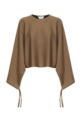 pull-en-laine-noisette-avec-poignet-volante